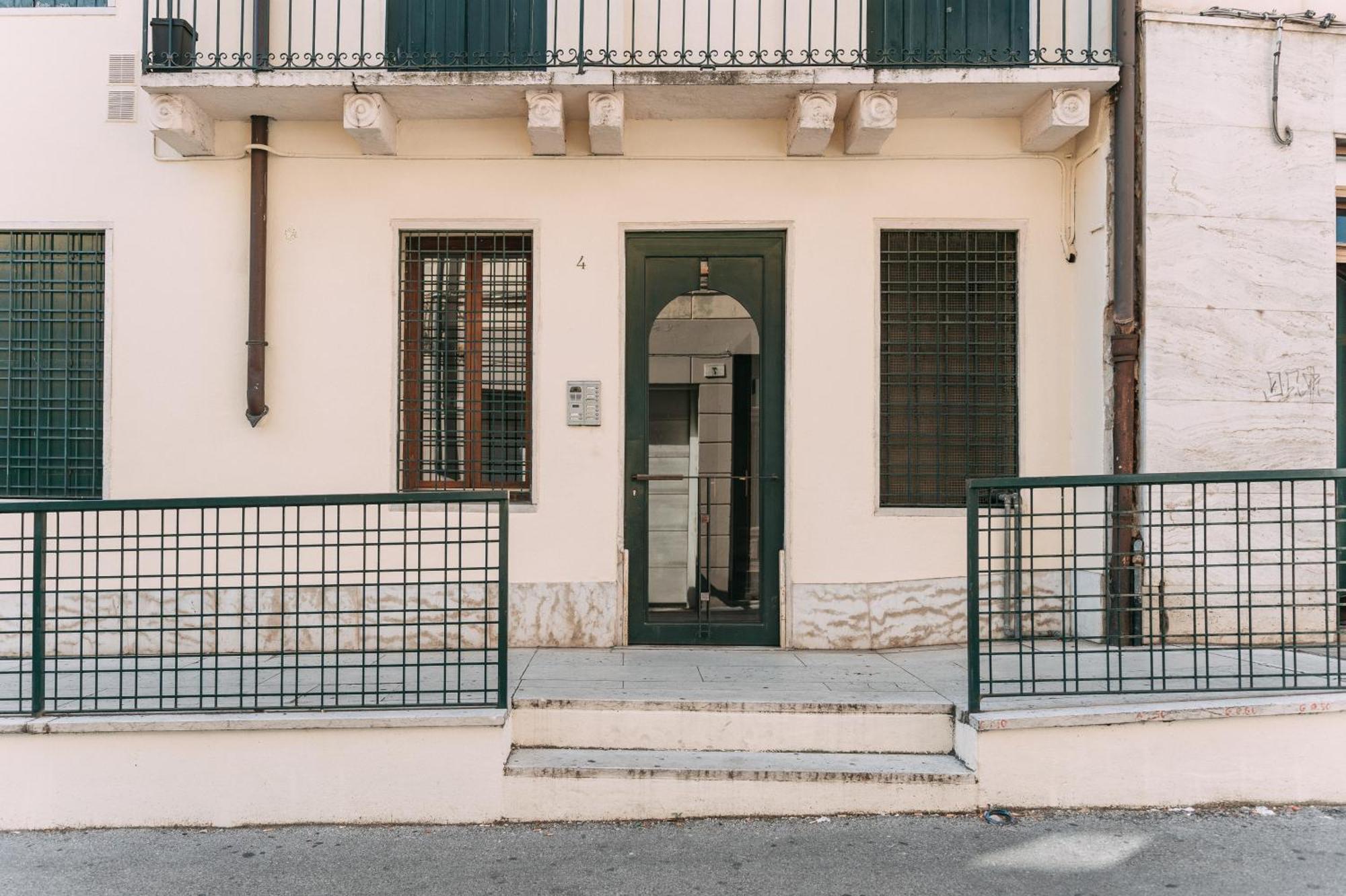 Palladio Apartment - Vista Fiume, In Centro Con Garage فيتشنزا المظهر الخارجي الصورة